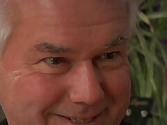 Écolière gros seins anale baise en reverse cowgirl avec son vieux professeur