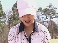 Peine de fellation japonaise golf outdoor minijupe sans fond rond