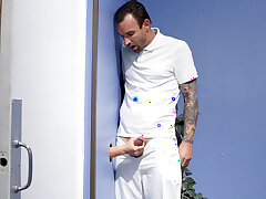 Kristina Shannon donne handjob à la légende Alex à travers le gloryhole - Kristina Shannon