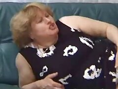 Hairy mature BBW cloué par une jeune bite