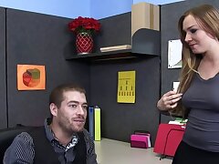 Putain de bureau busty babe Tiff Bannister