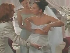 Épouses de célébrité, déchirer leurs robes et baiser leurs maris !