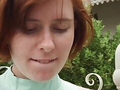 Rousses lesbiennes lécher et doigt chatte poilue