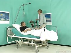 Patient gay se fait baiser à l’hôpital