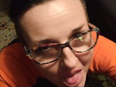 Gorge Fuck Cum sur Lucrèce 039; s lunettes Facial