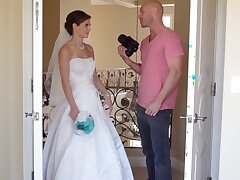 Superbe mariée facialized par son photographe