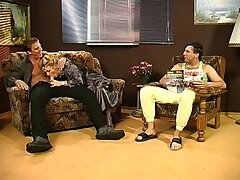 Heureusement Dumas-Une mature se fait enculer devant son mari