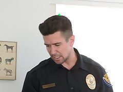 Délinquant corrompus policier Fucks Young