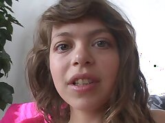 Samira joues poilues Teen gros seins POV