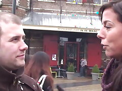 Superbe véritable hooker dans fishnets facialized