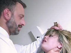 Soumis anglais salope dommed et fed avec masters sperme