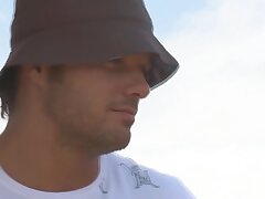 Plage jeu groupe pussyfucking, pussyfucking groupe jeu Beach avant Ejac avec ces gars chanceux