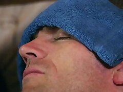 Naughty lusty Latina Selena Rose aime à manger dehors